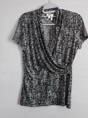 DKNY Black and White Patterned Top